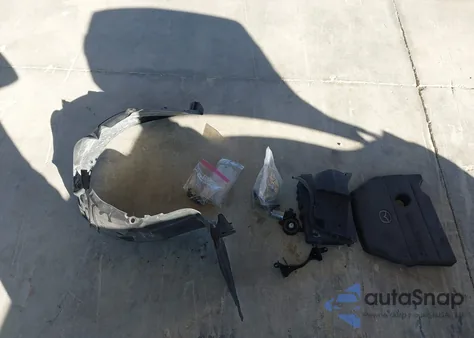 2013 Mazda Mazda3 I Sv z USA, uszkodzony, nr VIN JM1BL1TF4D1810513